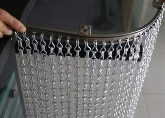 Murs rideaux adaptés aux besoins du client de chaîne en métal en aluminium de maillon pour le centre commercial 90x210cm