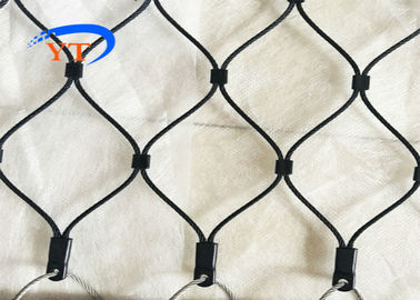 La maille X de câble métallique d'oxyde de noir de solides solubles tendent la clôture de haute résistance de câble de sécurité